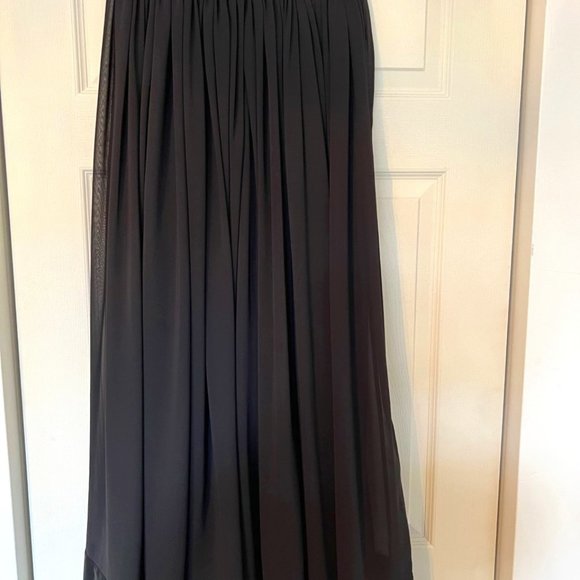 Skirt - Picture 1 of 2